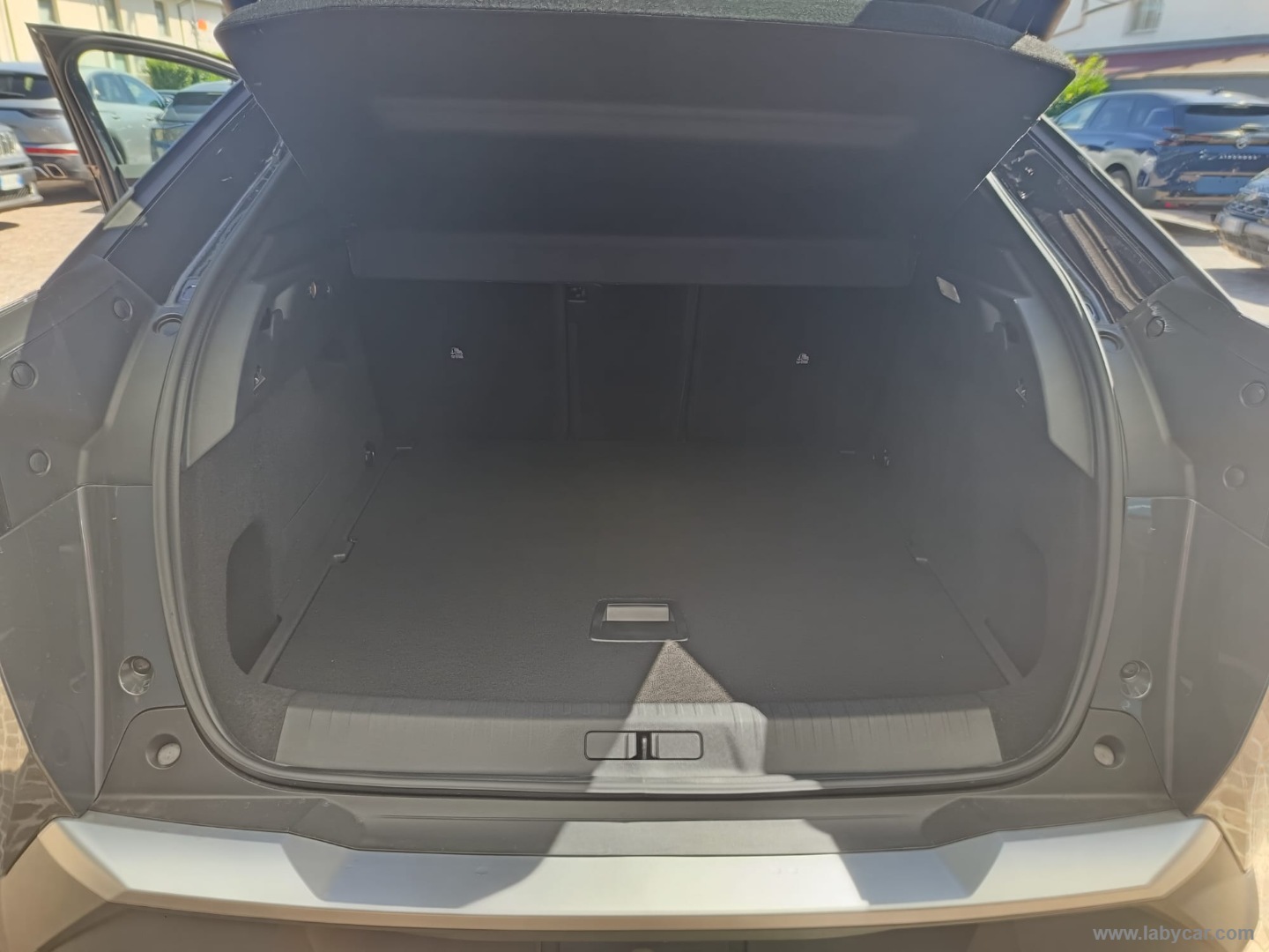 Peugeot 3008 Hybrid 145 e-DCS6 GT - Immagine 9