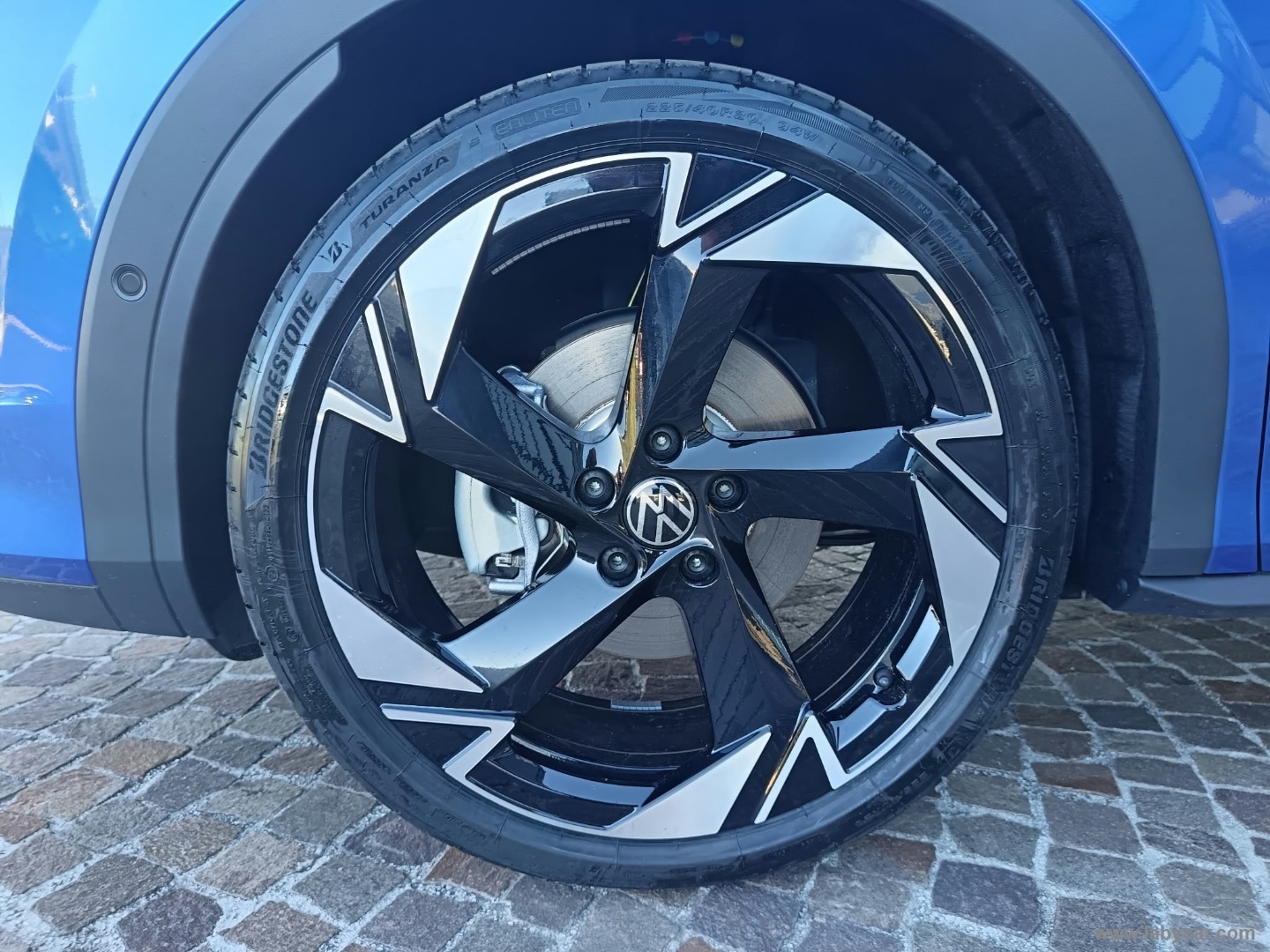 Volkswagen T-Roc 1.5 eTSI ACT 150 CV DSG R-Line - Immagine 9