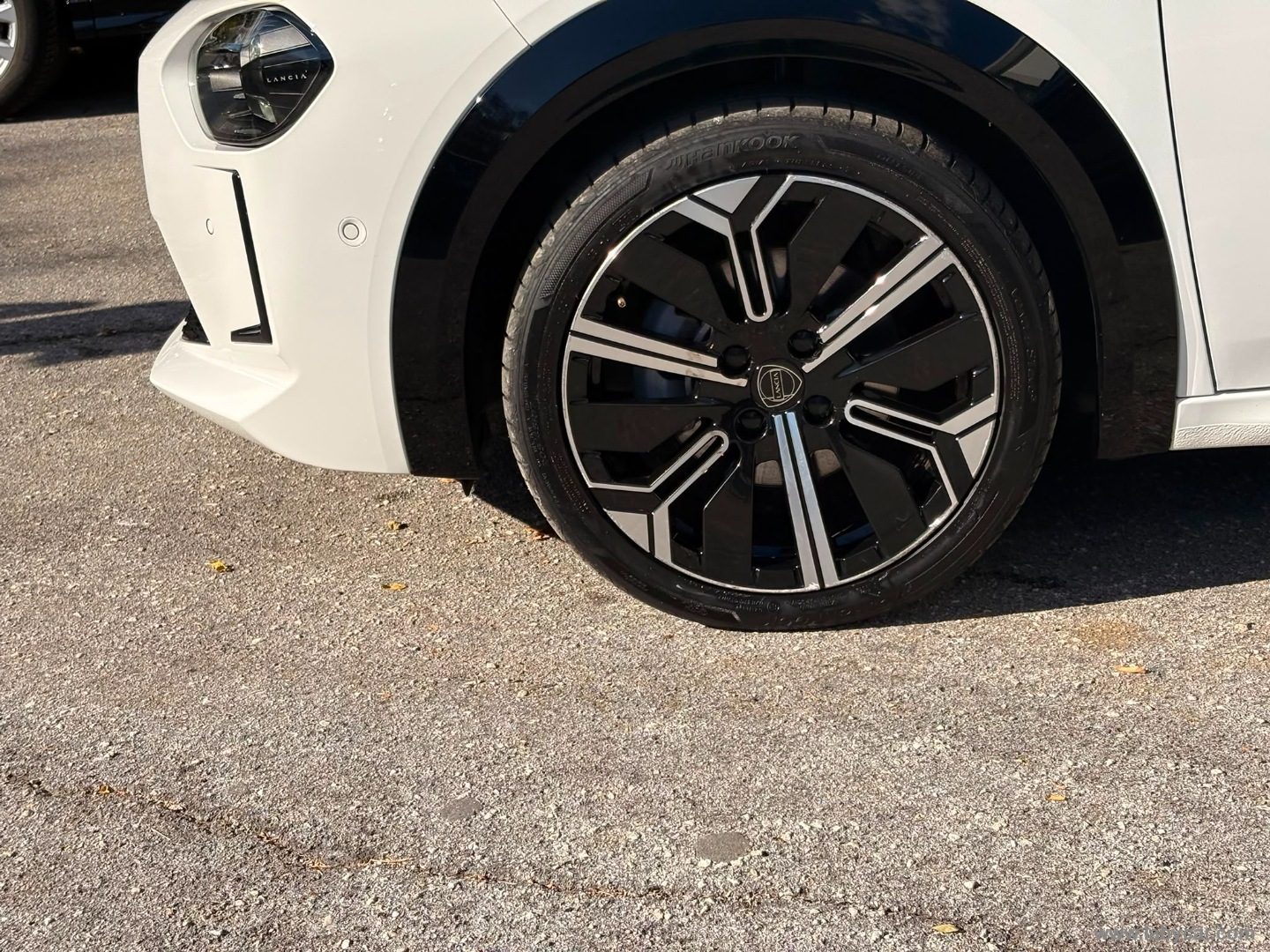 Lancia Ypsilon Hybrid e-DCT LX - Immagine 9