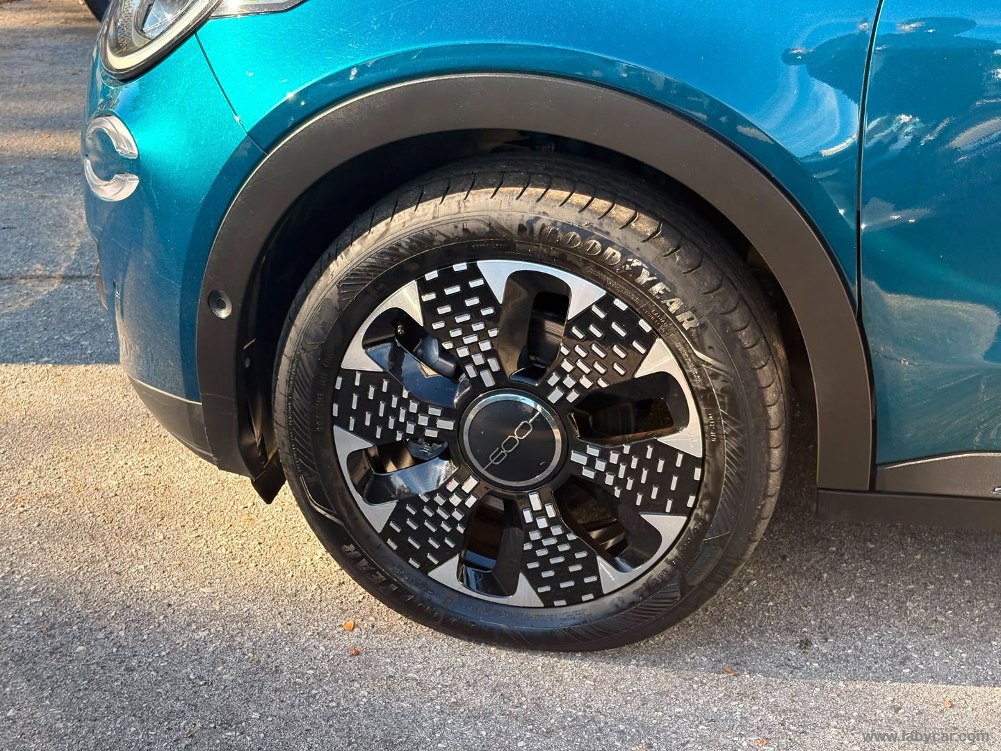 Fiat 600 Hybrid 110 CV DCT MHEV La Prima - Immagine 9