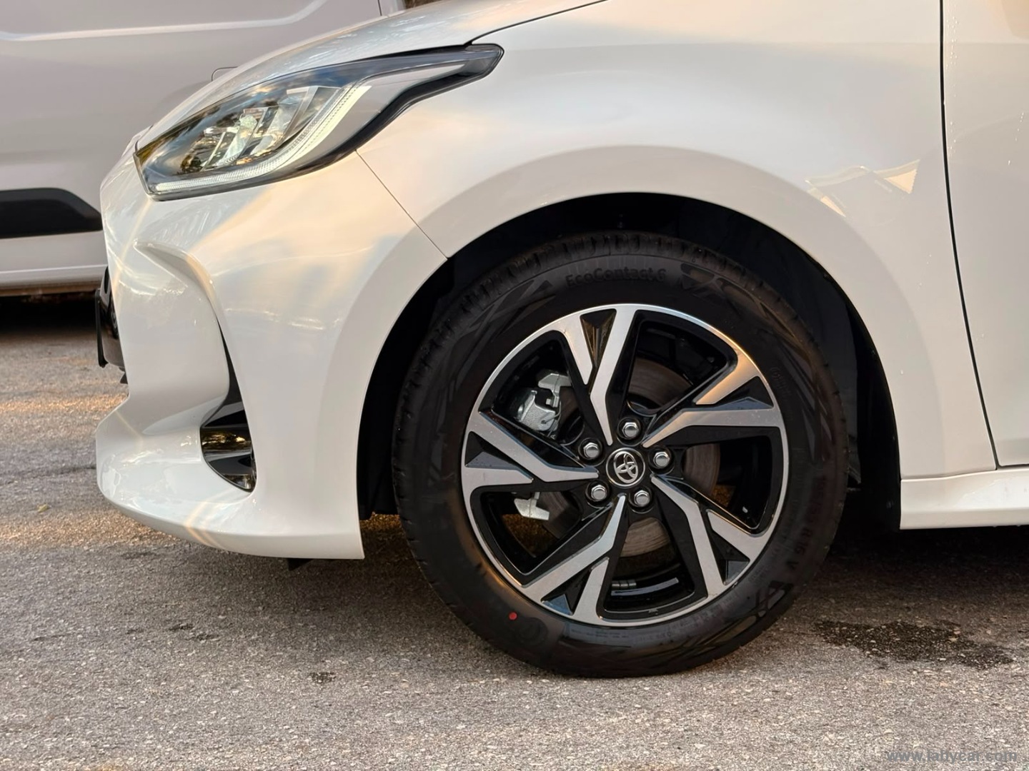Toyota Yaris 1.5 Hybrid 5p. Trend - Immagine 9