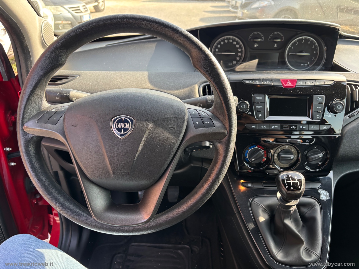 Ypsilon 1.2 69 CV 5p. S&S Elefantino Blu - immagine 9