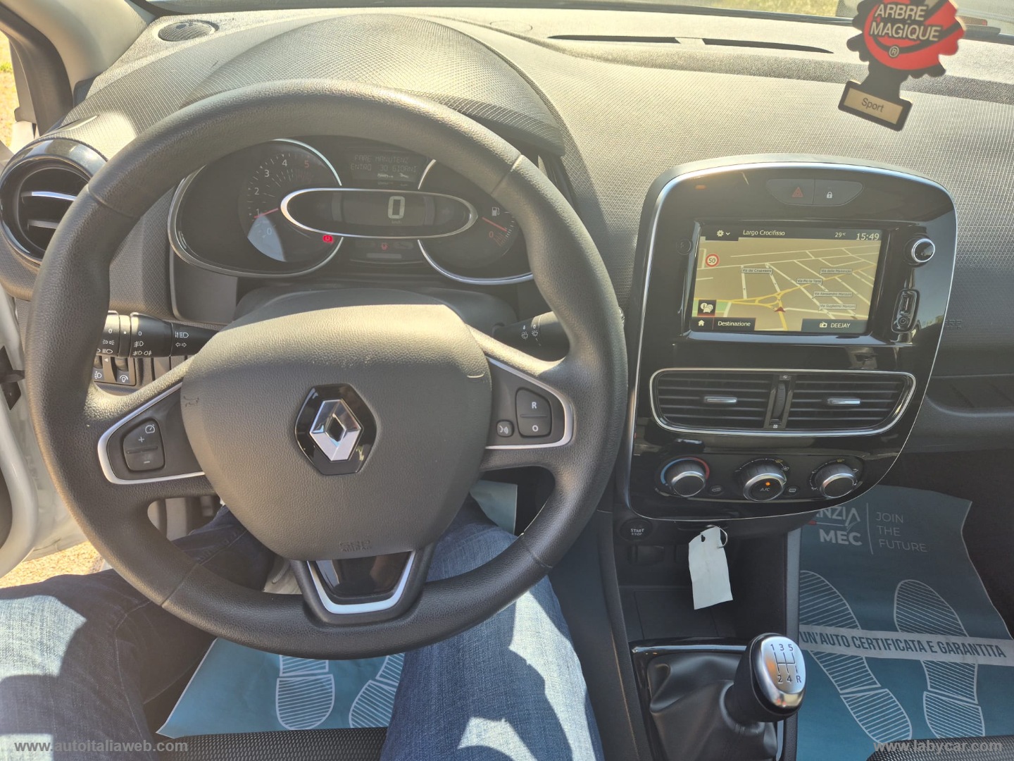Clio dCi 8V 75CV 5p. Moschino Intens - immagine 9