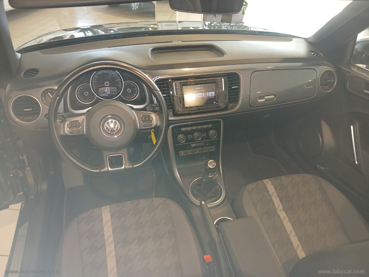 Maggiolino Cabrio 1.2 TSI Design BMT PARI AL NUOVO - immagine 9