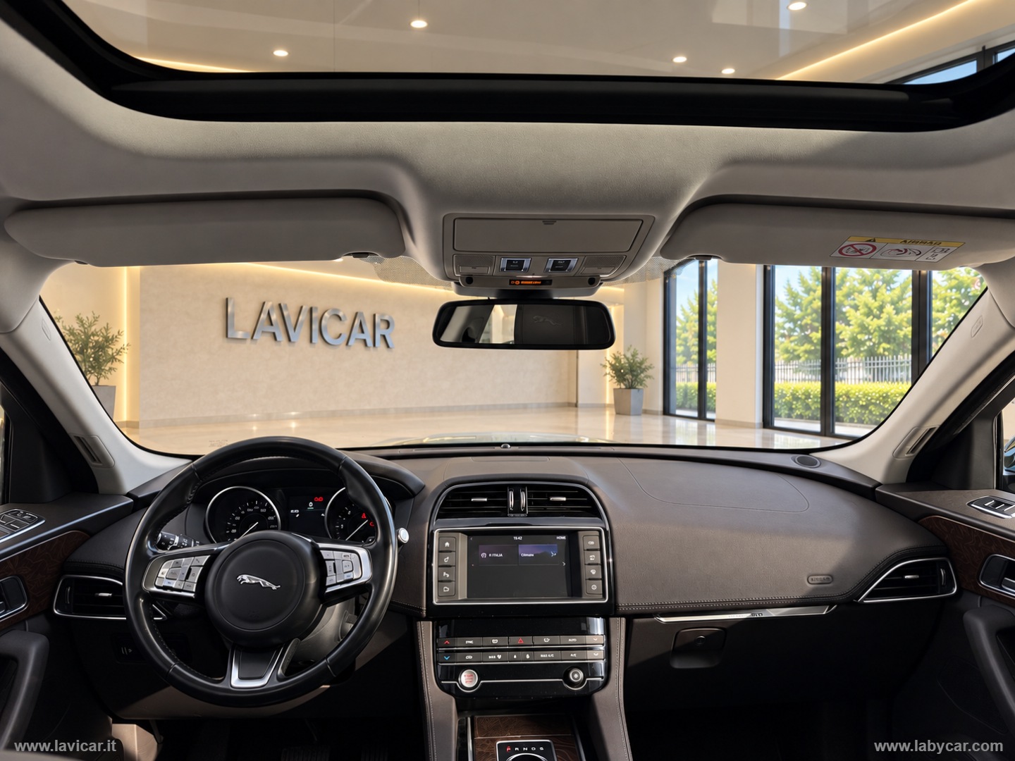 F-Pace 2.0 D 180 CV AWD aut. R-Sport - immagine 9