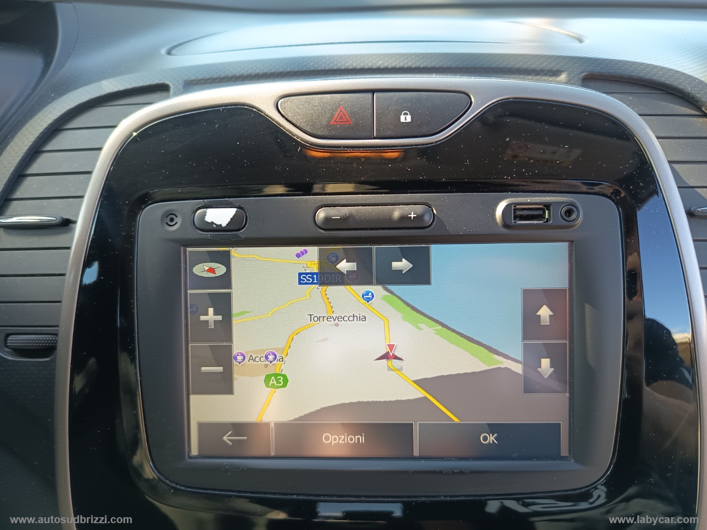 Captur 1.5 dCi 8V 90 CV S&S Live NAVI - immagine 9
