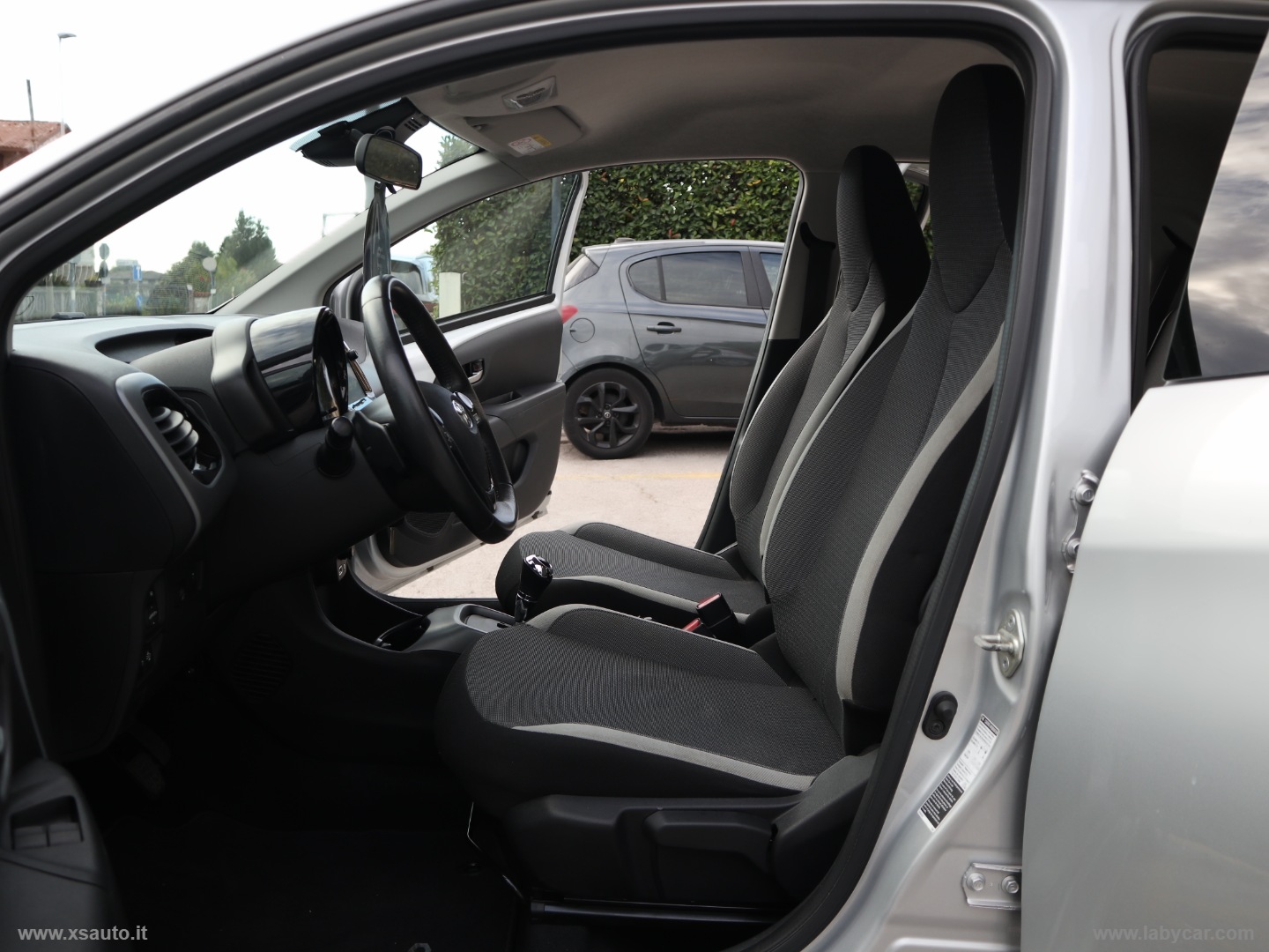Aygo Con. 1.0 VVT-i 72CV 5p.x-music MMT - immagine 9
