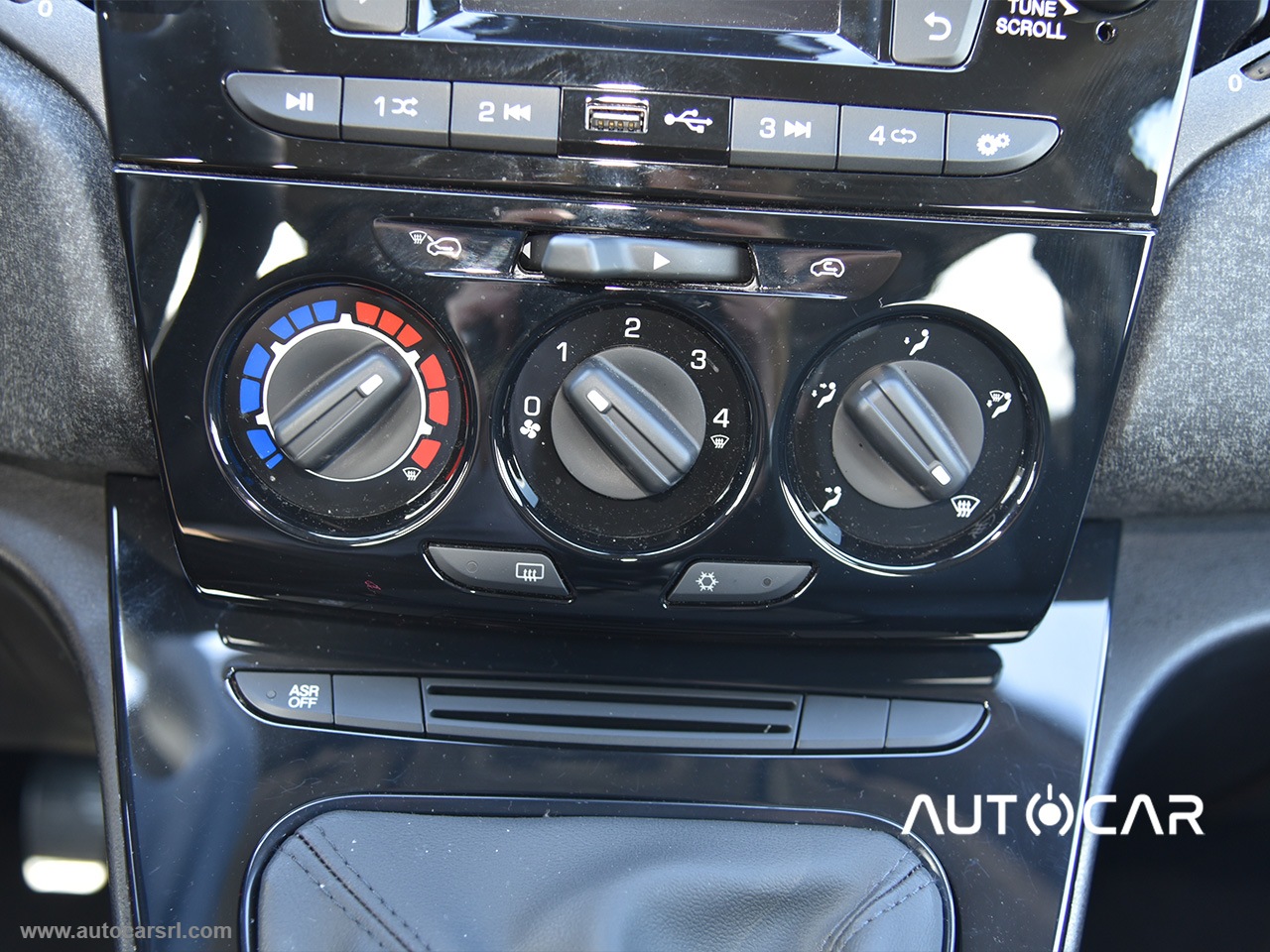 Ypsilon 1.0 FireFly 5p.S&S Hybrid Silver PLUS S - immagine 9