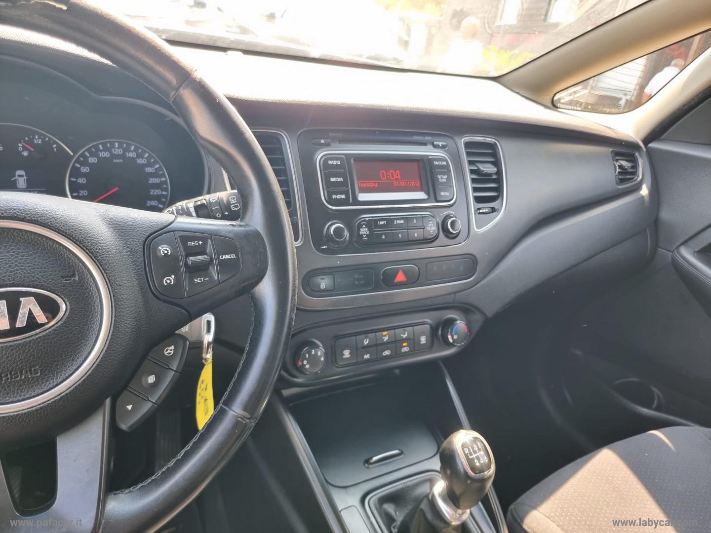 Carens 1.7 CRDi 115 CV Cool - immagine 9