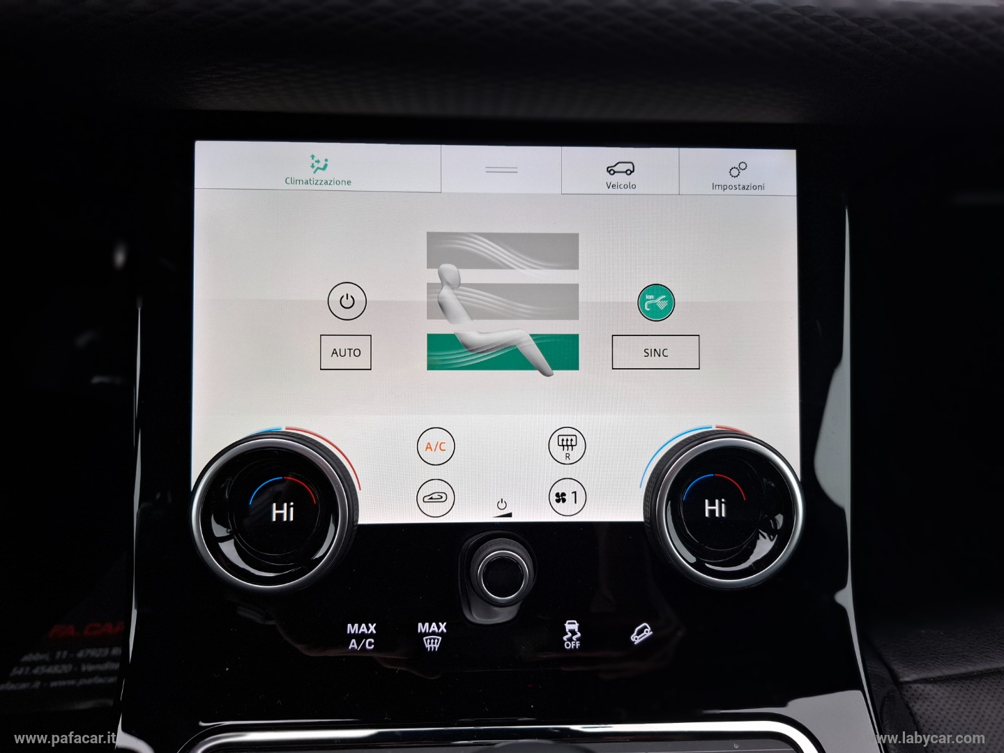 RR Evoque 2.0D L.Flw 150 CV R-Dynamic S - immagine 9