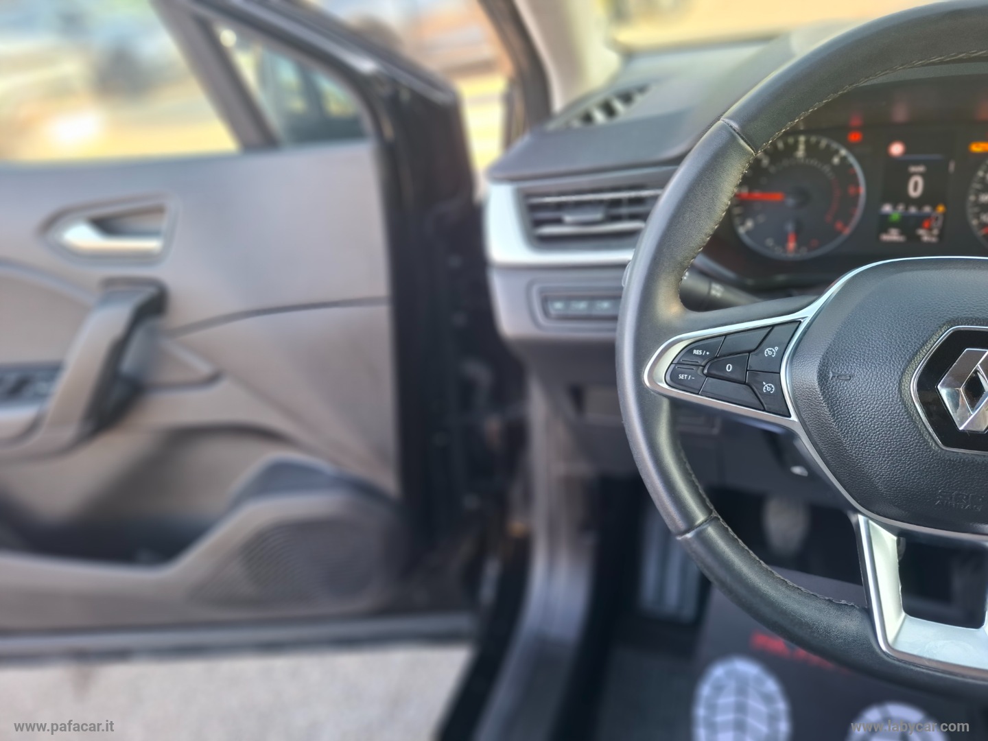 Captur Blue dCi 8V 95 CV Zen - immagine 9