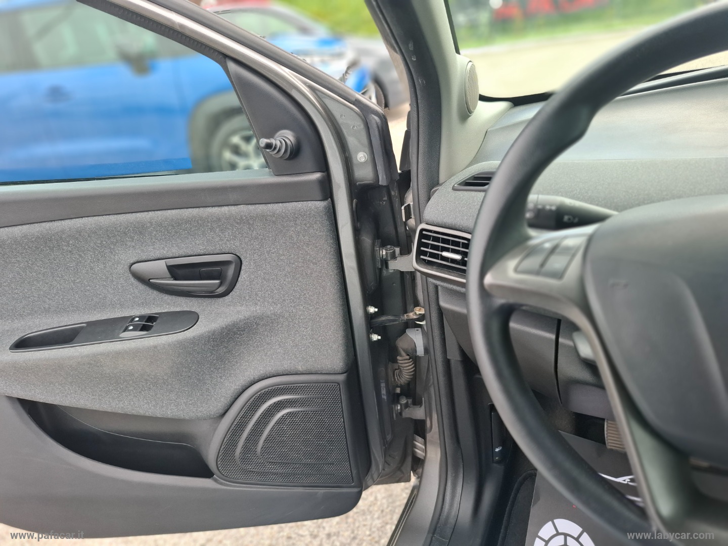 Ypsilon 1.0 FireFly 5p.S&S Hybrid Silver - immagine 9