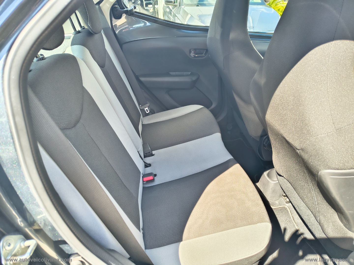 Aygo 1.0 VVT-i 69 CV 5p. x-play TSS MMT - immagine 9