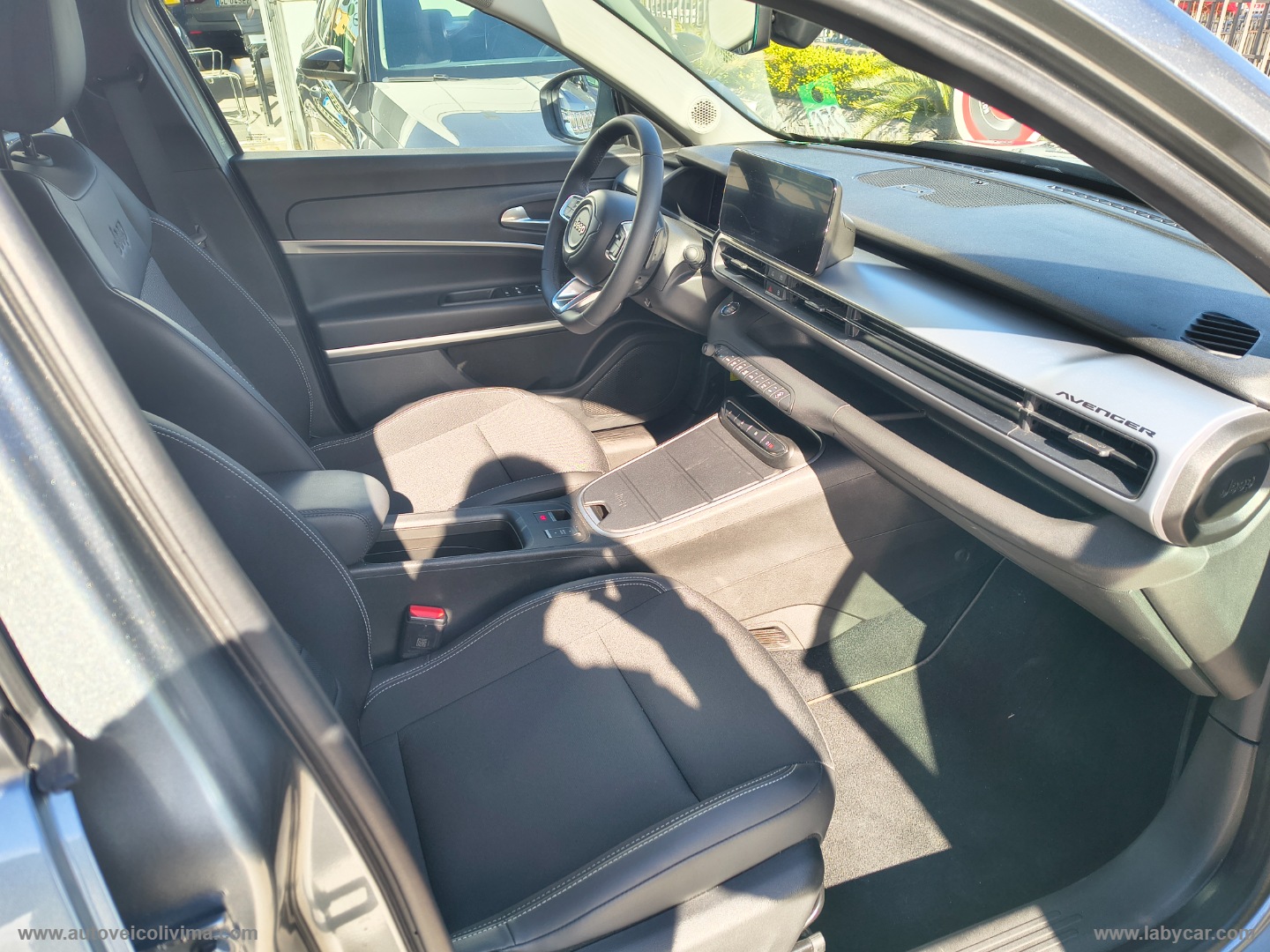 Avenger 1.2 Turbo 110CV MHEV Summit - immagine 9
