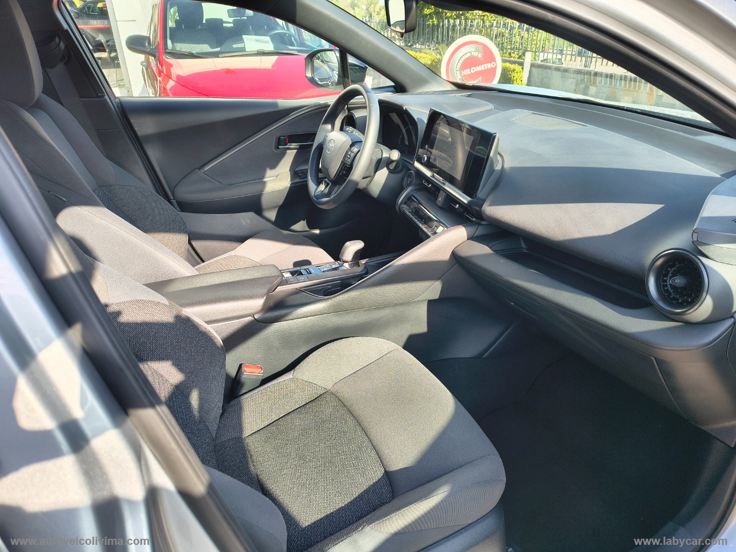 C-HR 1.8 HV Active - immagine 9