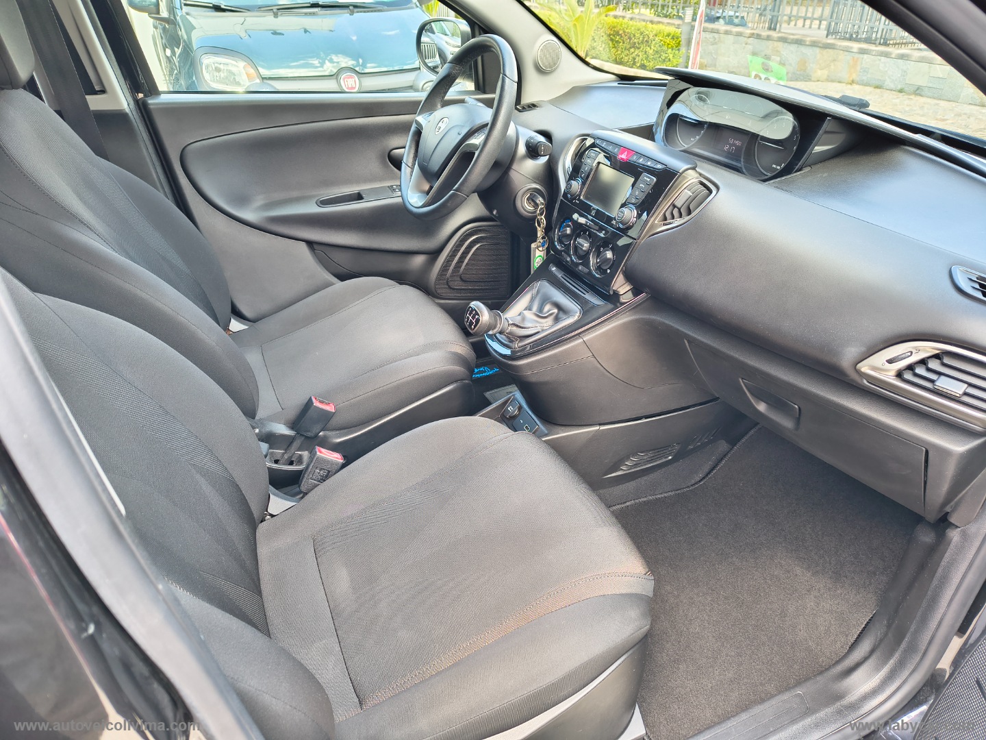 Ypsilon 1.2 69 CV 5p. GPL Ecochic GOLD - immagine 9
