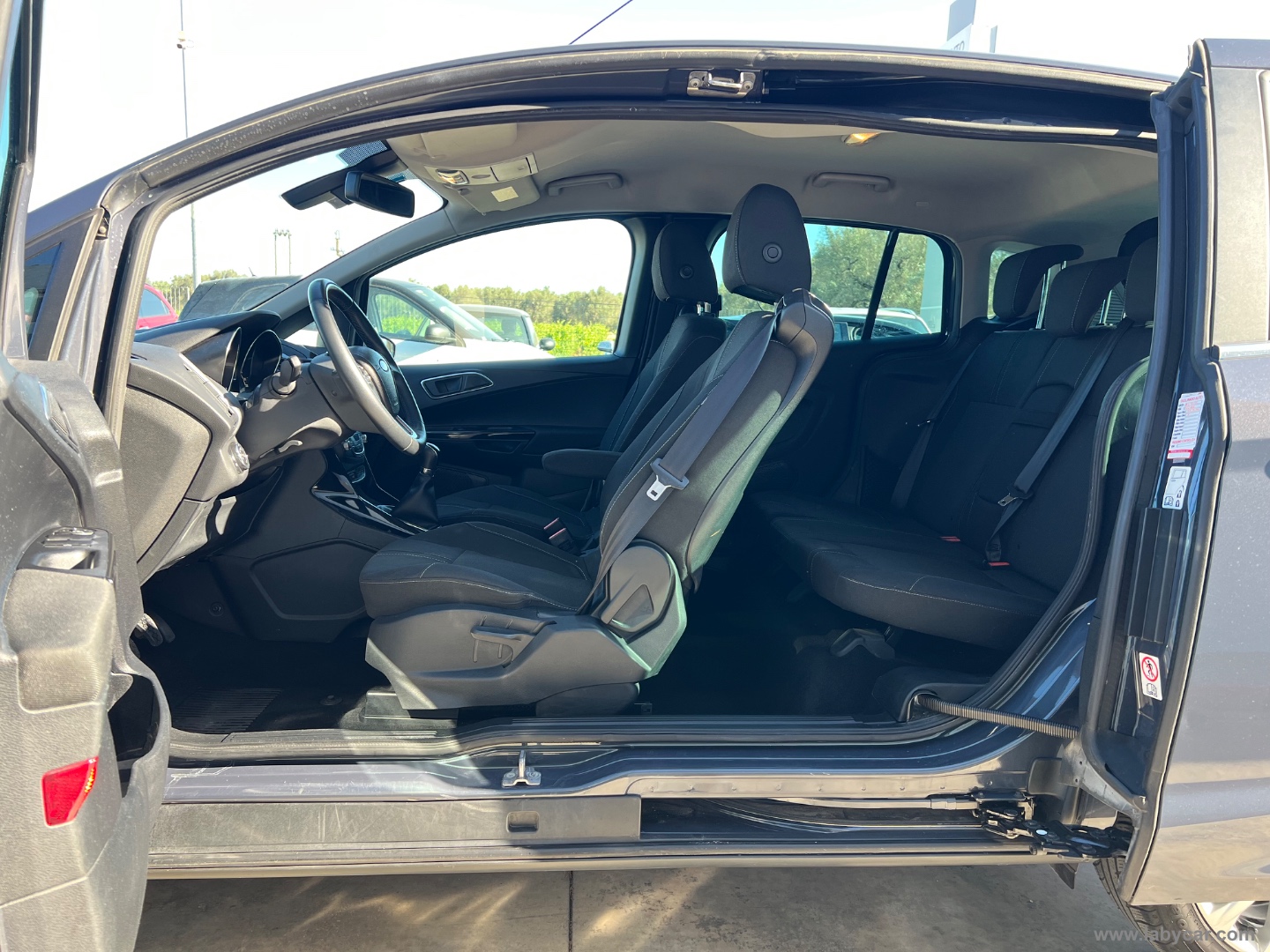 B-Max 1.5 TDCi 75 CV Titanium - immagine 9