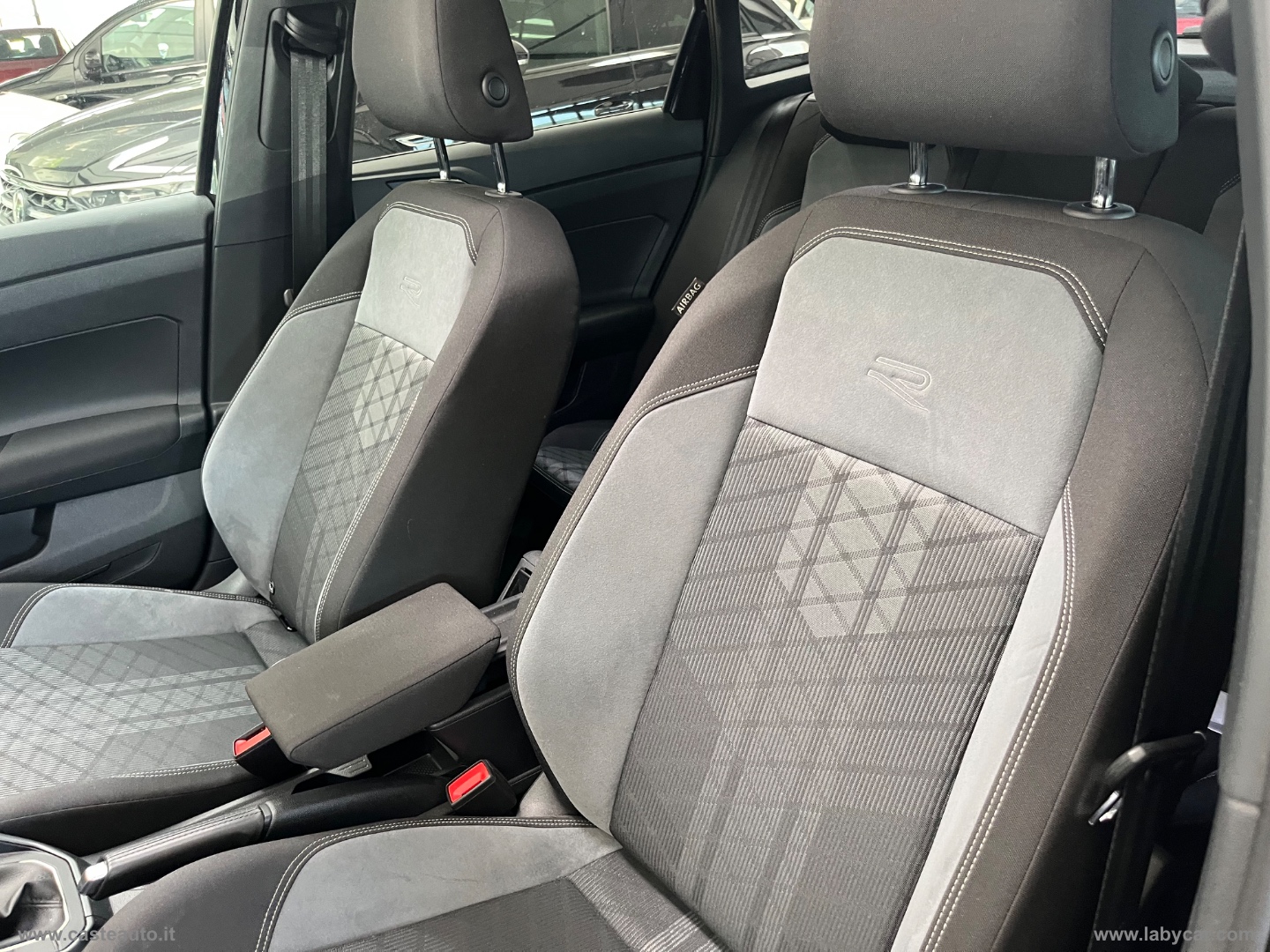 Taigo 1.0 TSI 115 CV R-Line PARI AL NUOVO - immagine 9
