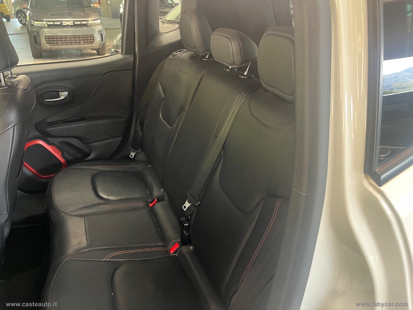 Renegade 1.6 Mjt 120CV Limited - immagine 9