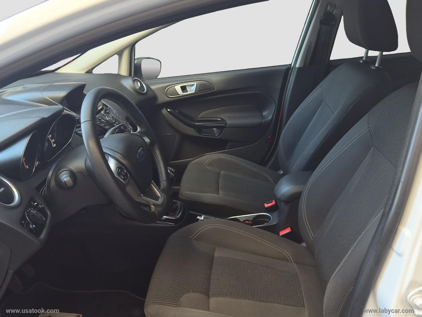 Fiesta 1.0 EcoB. 100CV 5p. Bl.&White Ed. ADATTA ANCHE A NEOPATENTATI - immagine 9