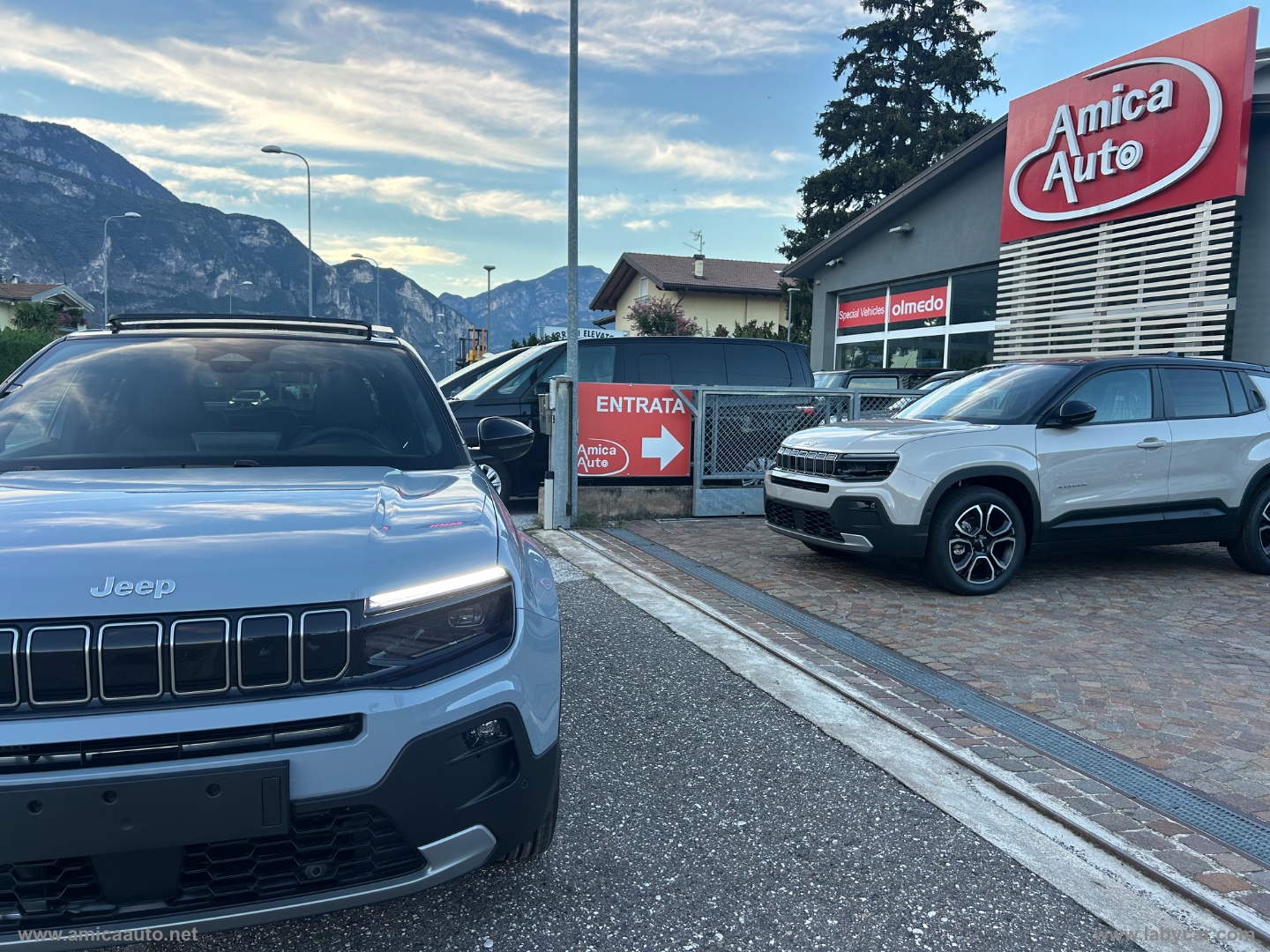 Avenger 1.2 Turbo 110CV e-Hybr. Summit VERNICE BICOLORE GRIGIO STORM/TETTO NERO - immagine 9