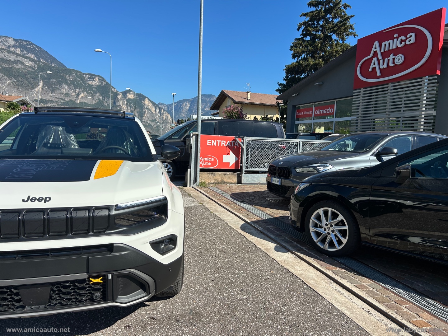 Avenger 1.2 Turbo 145cv e-Hybrid 4xe TheNoth Face Tetto Apribile PANORAMA +4X4 - immagine 9