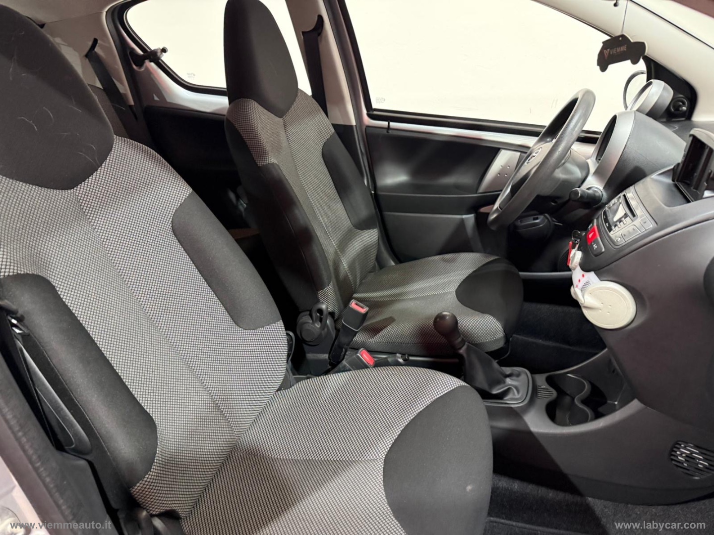 Aygo 1.0 12V VVT-i 5p. Lounge Connect - immagine 9