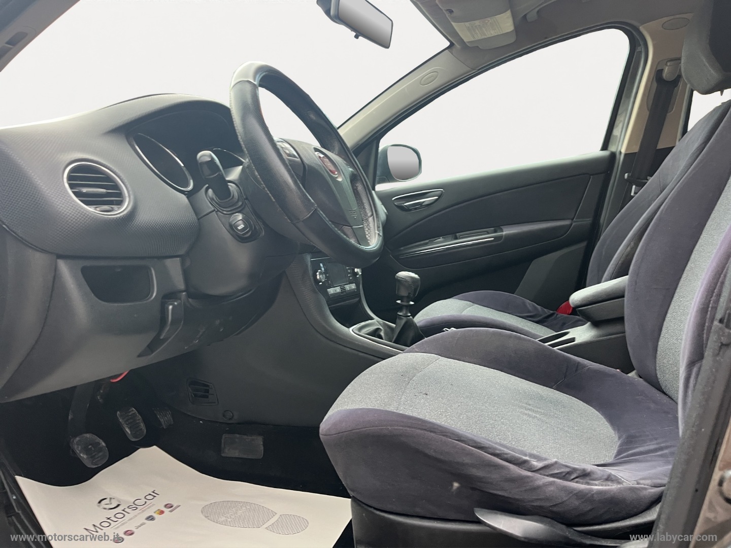 Bravo 1.6 MJT 120 CV Emotion - immagine 9