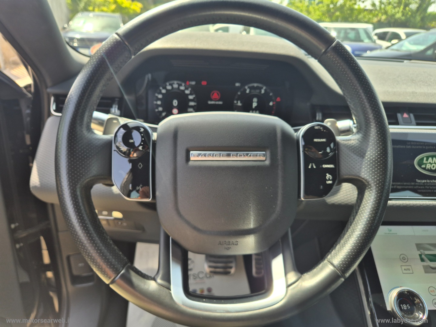 RR Evoque 2.0D I4 MHEV R-DYNAMIC AWD 150CV AUTO - immagine 9