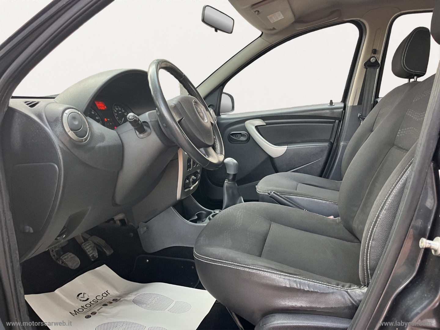 Sandero Stepway 1.6 8V 90 CV - immagine 9