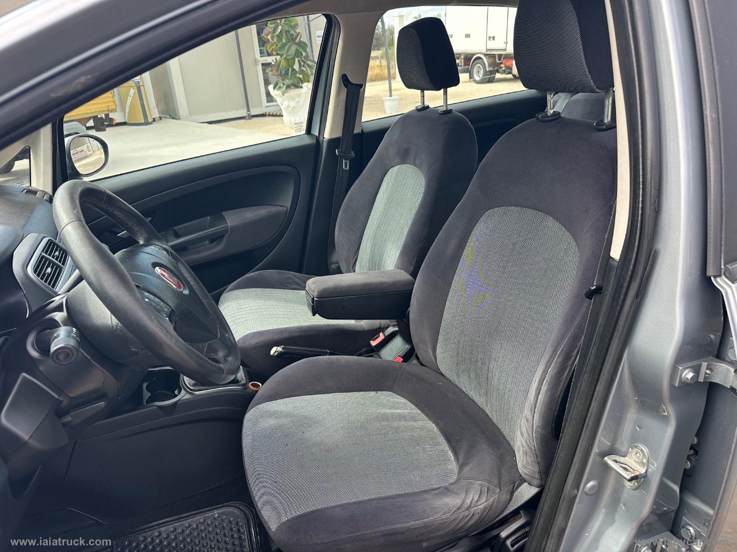 Grande Punto 1.3 MJT 90 CV 5p.CAMBIO SEQUENZIALE - immagine 9