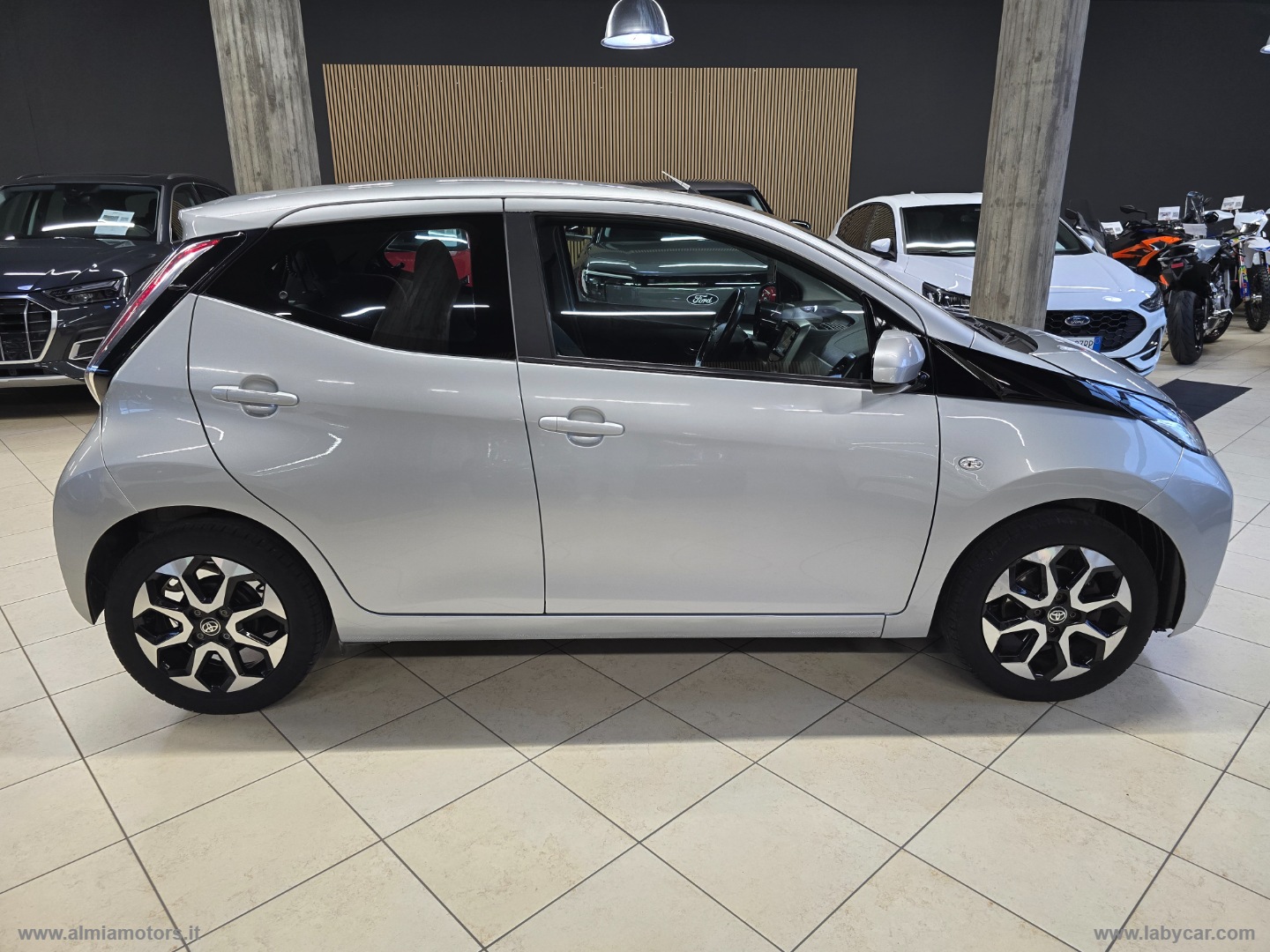 Aygo 1.0 VVT-i 69 CV 5p. x-play TSS - immagine 9