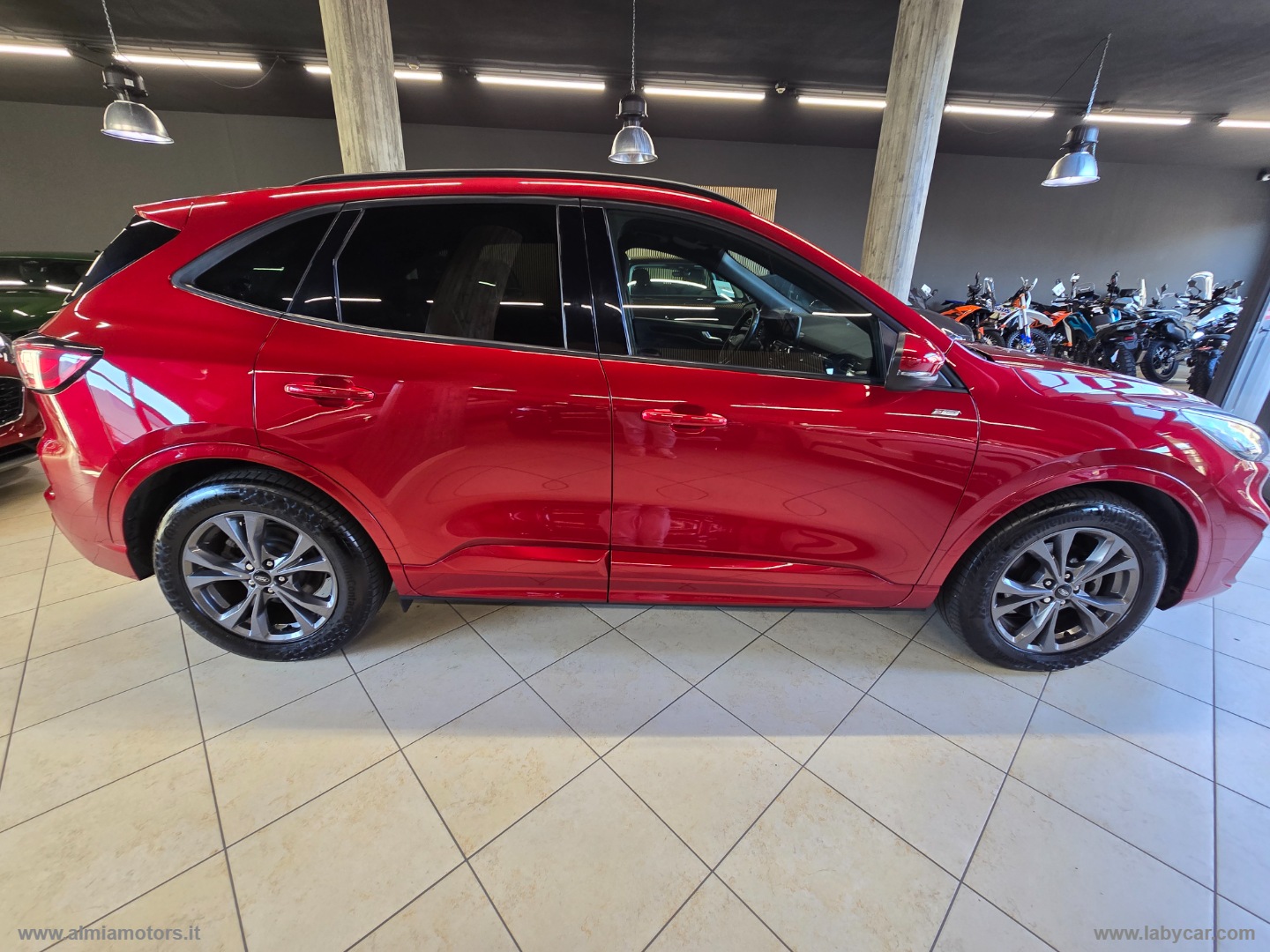 Kuga 2.5 Full Hybrid 190 CVT 2WD ST-Line - immagine 9