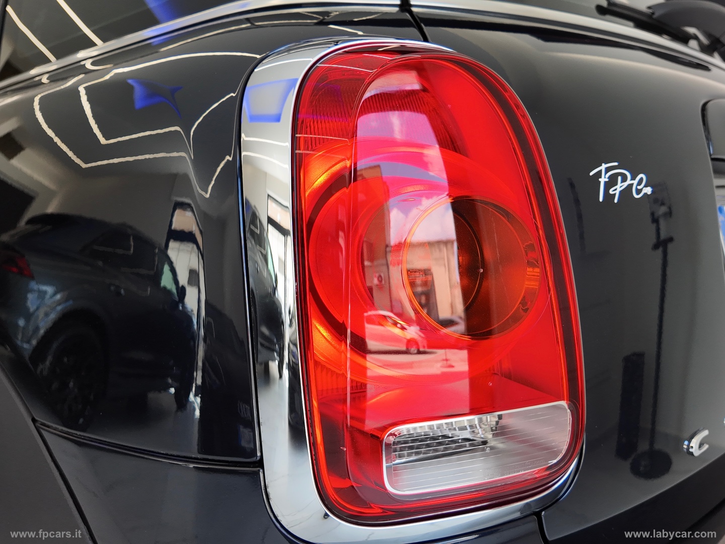 Mini Cooper D Business Countryman Aut. - immagine 9