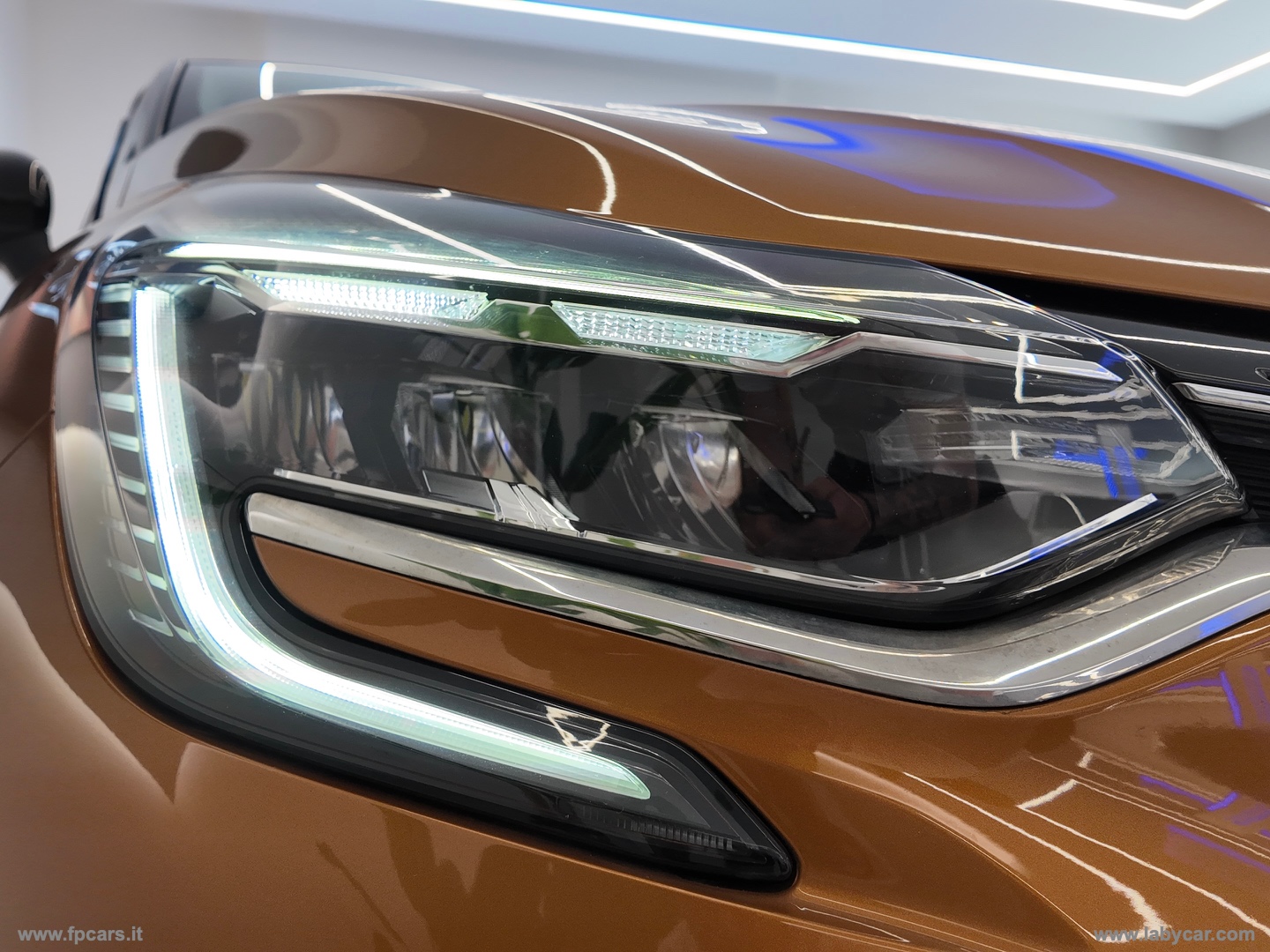Captur Pl.-in Hybr. E-Tech 160 Init.Par. - immagine 9