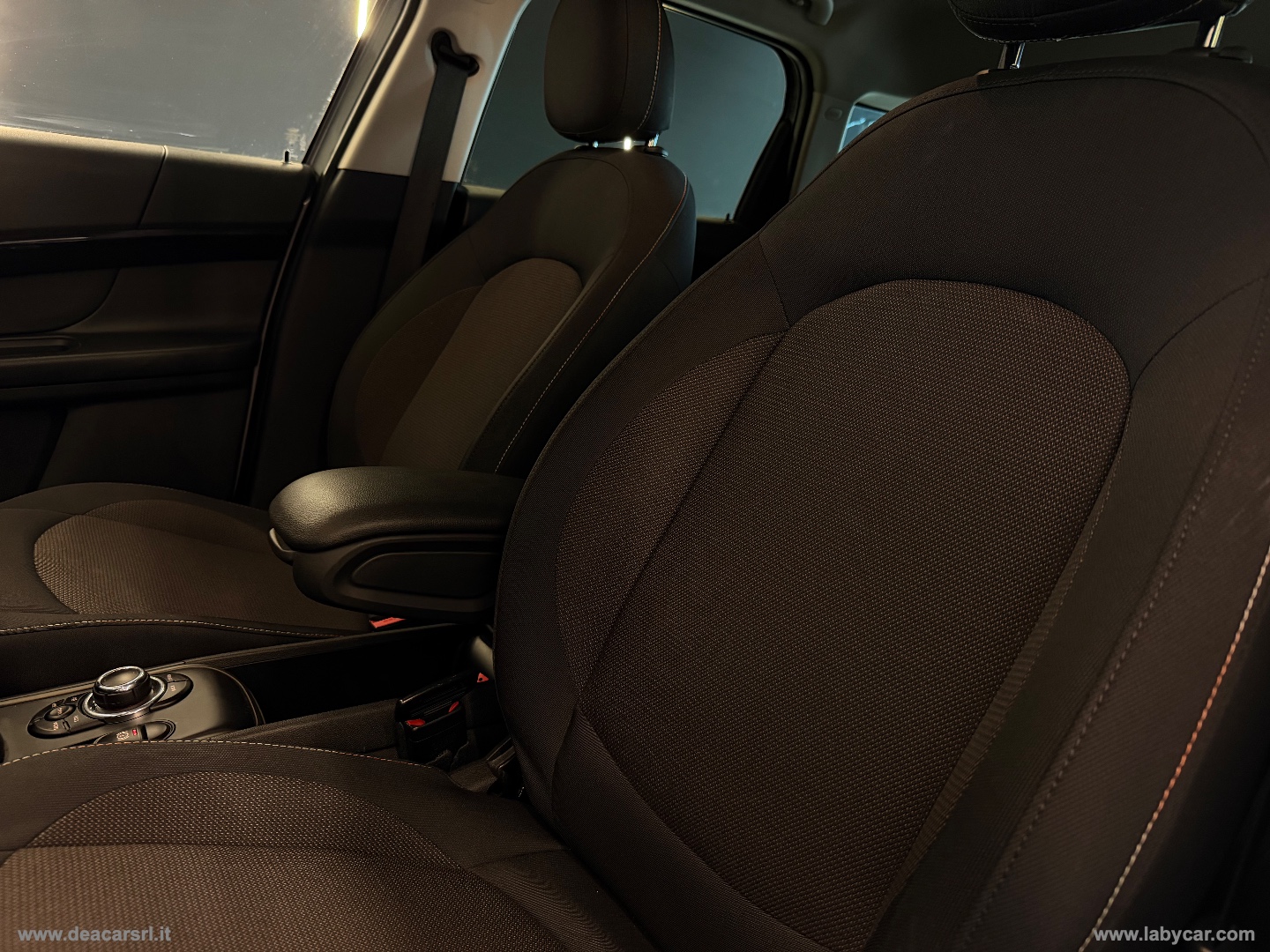 Mini Cooper D Essential Countryman - immagine 9