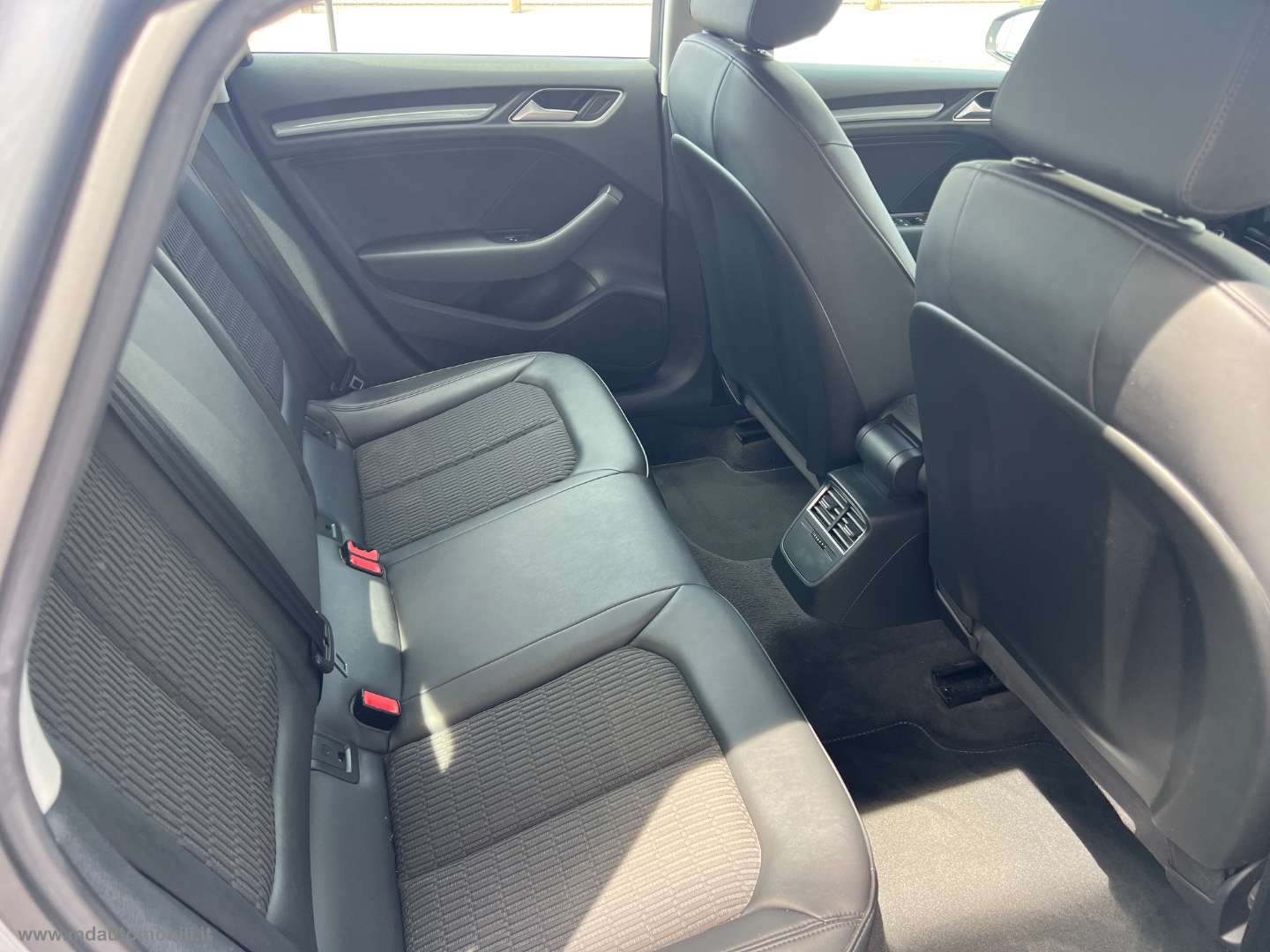 A3 Sedan 1.6 TDI clean diesel Ambition STUPENDA - immagine 9