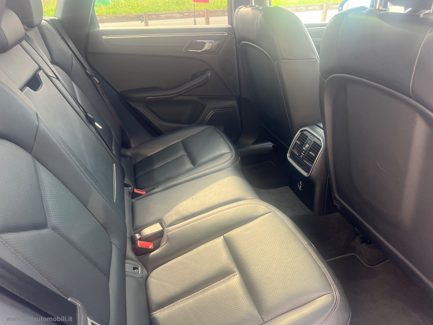 Macan 2.0 TETTO 21 CAMERA FULL - immagine 9