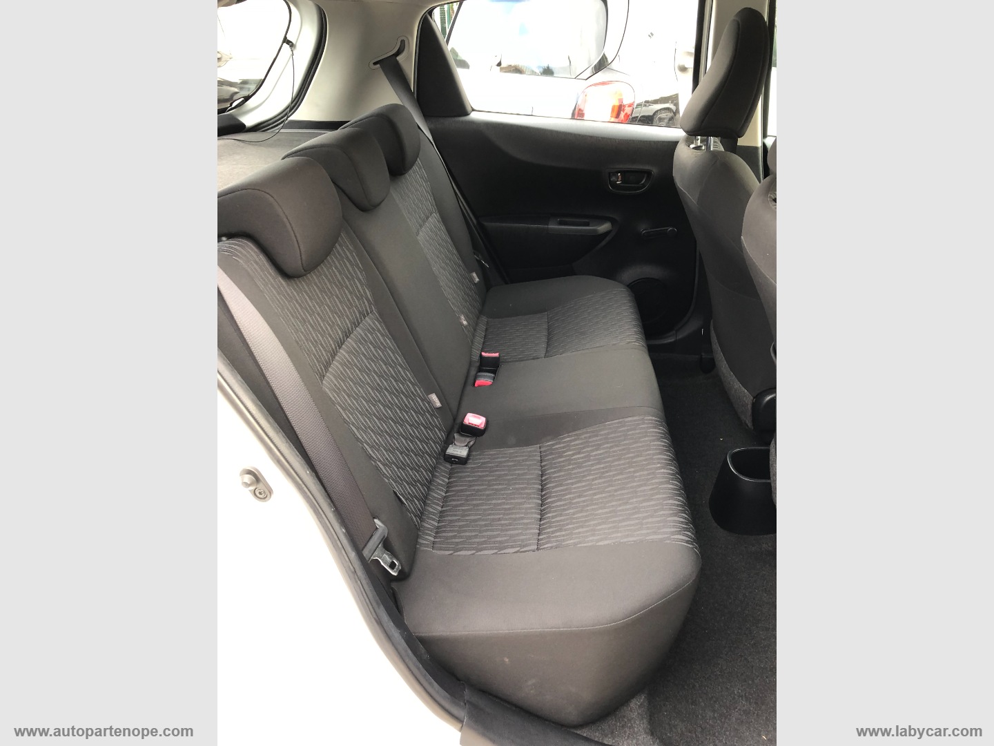 Yaris 1.0 5p. Active - immagine 9