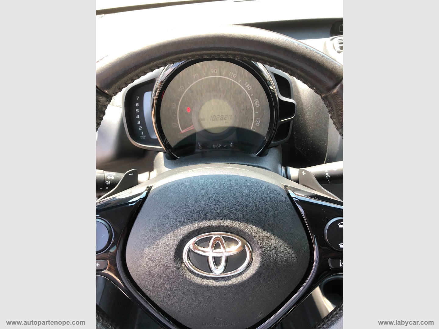 Aygo Connect 1.0 VVT-i 72 CV 5p. x-play - immagine 9