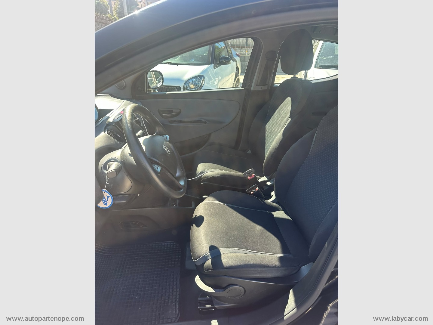 Ypsilon 1.2 69 CV 5p. Elefantino Blu - immagine 9
