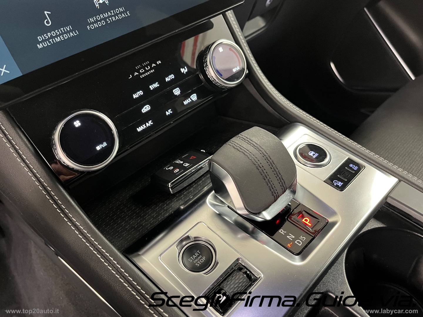 F-Pace 2.0 250 CV AWD aut. R-Dyn. Black EDITION - immagine 9