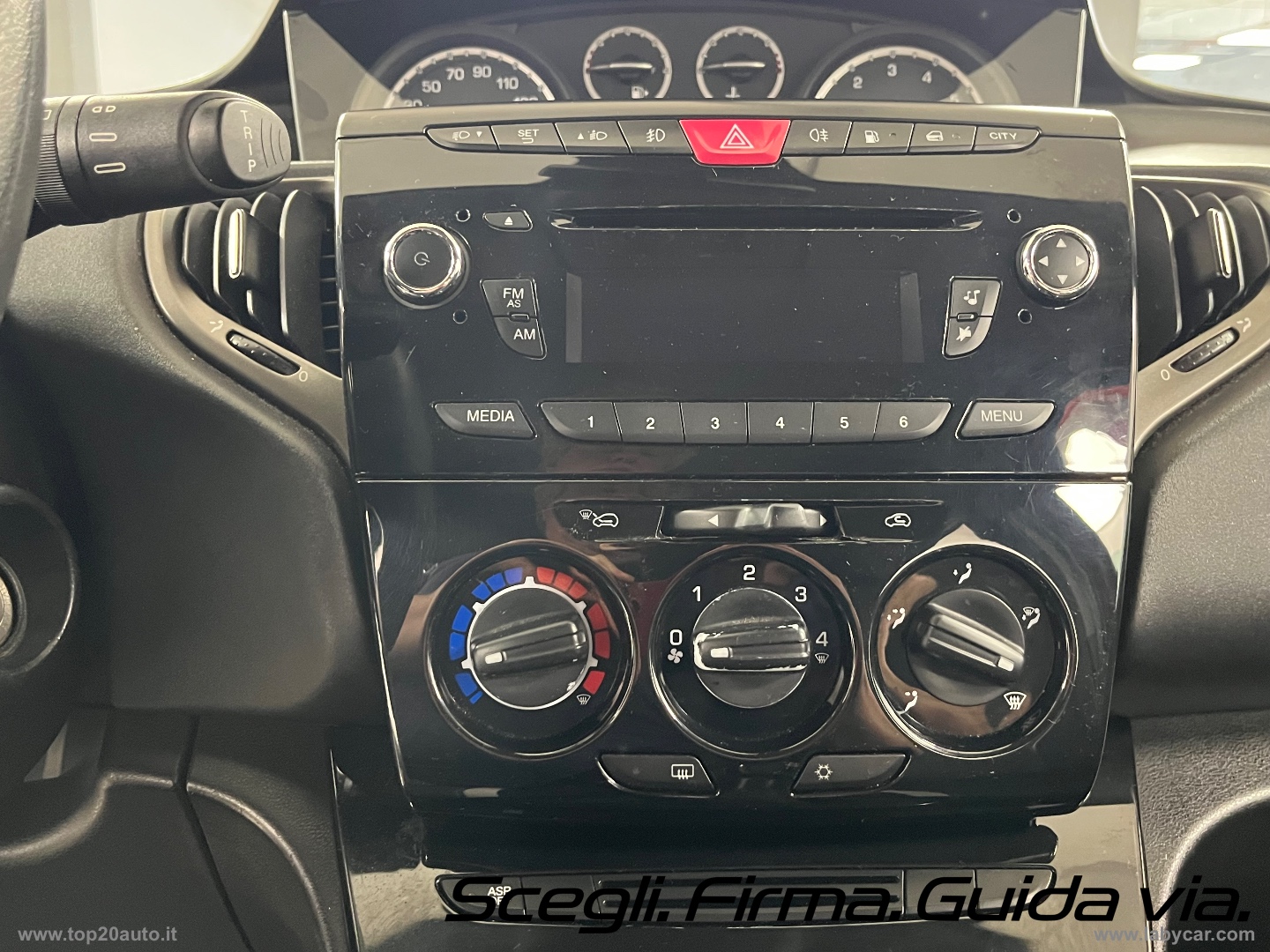 Ypsilon 1.2 69 CV 5p. GPL Ecochic ELEFANTINO - immagine 9