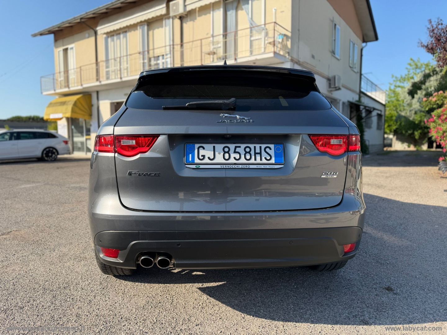 F-Pace 2.0 D 180 CV AWD aut. Prestige - immagine 9