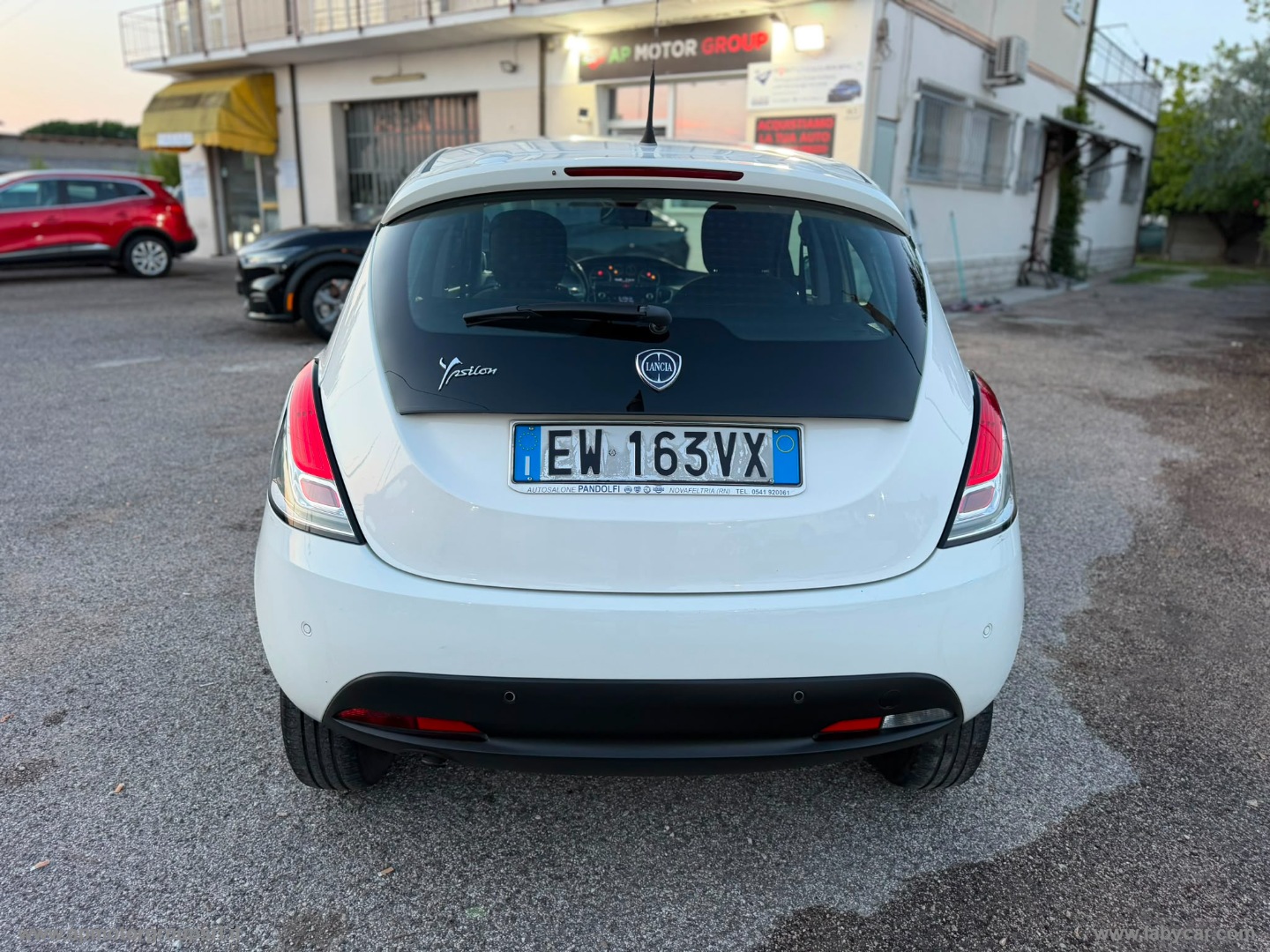 Ypsilon 0.9 T.Air 85CV 5p. Met.Ec. Gold - immagine 9
