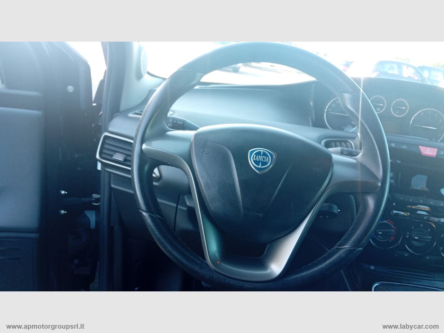 Ypsilon 1.2 69 CV 5p. Silver - immagine 9