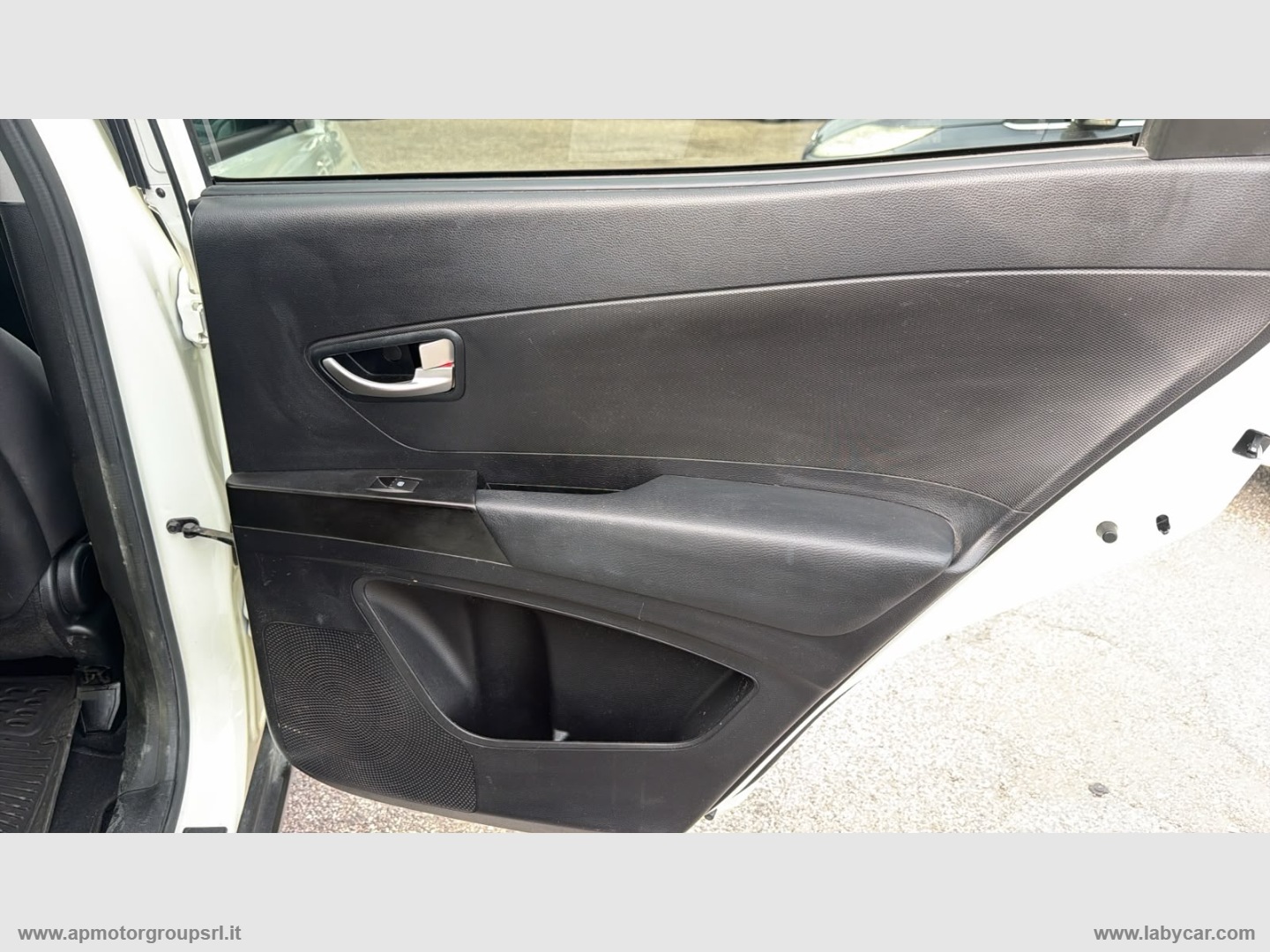 Korando 2.0 2WD MT GPL C - immagine 9