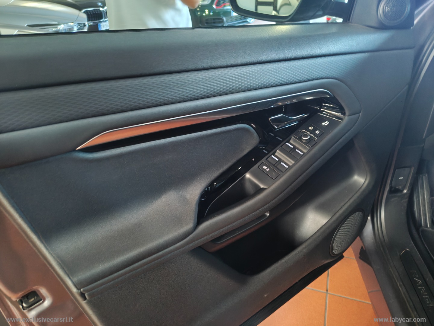 RR Evoque 2.0D I4 163 CV AWD Auto S - immagine 9