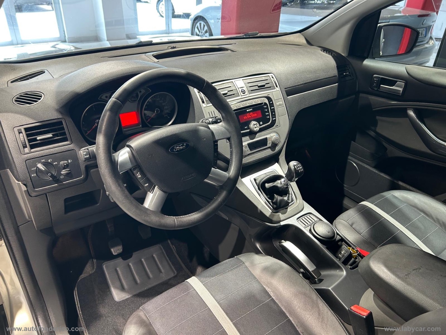 Kuga 2.0 TDCi 136 CV 4WD Titanium - immagine 9