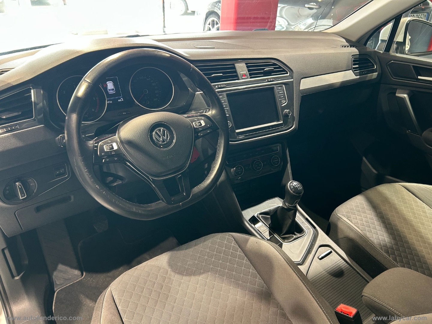 Tiguan 1.6 TDI Style BMT - immagine 9